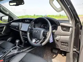 TOYOTA FORTUNER GR 2.8 DIESEL 2022