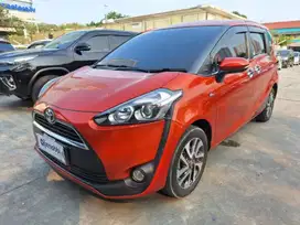 [OLXmobbi] Toyota Sienta 1.5 V Bensin-MT 2016 Orange /