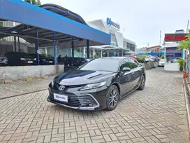 Toyota Camry 2.5 V Bensin-AT 2023 Hitam