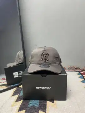 Topi Baseball MLB Caps New Era Hat Logo NY Ripped Sobek 946AF Brown