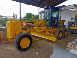 Dijual Grader Komatsu GD405A Motor Grader rekondisi Build Up Harga DP