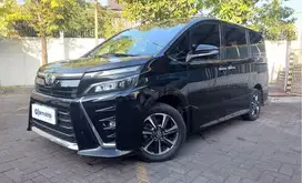 Toyota Voxy 2.0 Bensin-AT 2019 Hitam AS