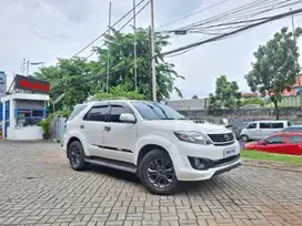 Toyota Fortuner 2.5 G VNT TRD Solar-AT 2015 Putih