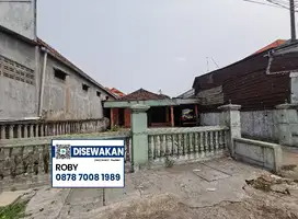 MURAH, Disewakan Rumah Tanah Usaha Raya Menganti Gresik