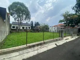 tanah datar dekat rumah botol Ridwan Kamil Cigadung dago