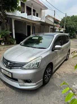 Mobil cakep Nissan Grand livina 2017