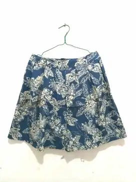 Rok Biru Amary (L)