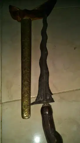 Keris sengkelat luk 13