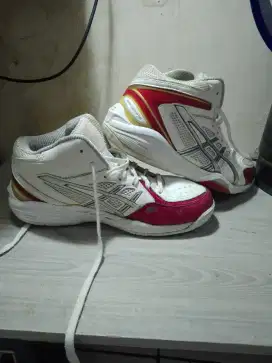 Sepatu Asics gelzone size 42