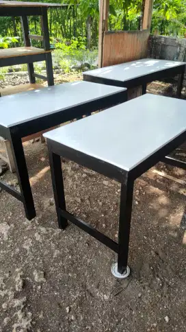 Meja multifungsi