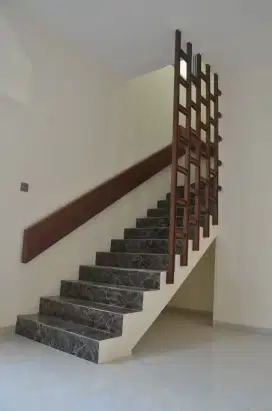 Murah dijual rumah siap pakai 2 lantai minimalis puri anjasmoro