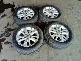 Velg OEM Innova Reborn R16