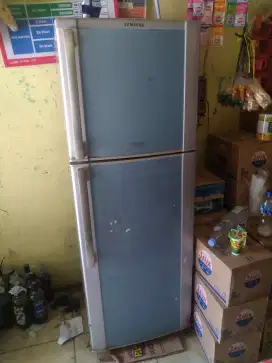 Kulkas Samsung 2 pintu super jumbo tanpa bunga es