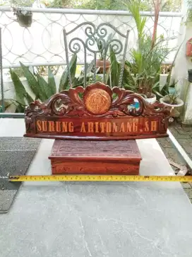 Kotak perhiasan & papan nama