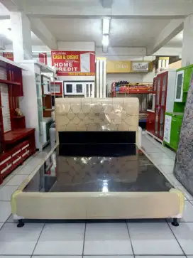 Divan oscar sandaran kancing ukuran 160x200