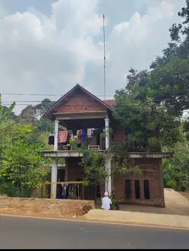 RUMAH BESAR PINGGIR JALAN PROPINSI JUAL BUTUH