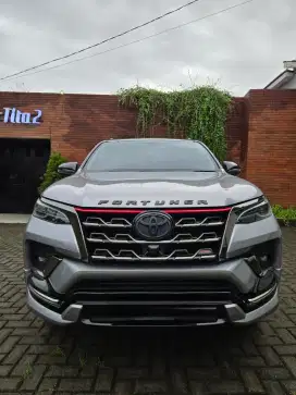 Fortuner New TRD Anniversary 50 th Gen 4 Limited Colour 2021 super Ist