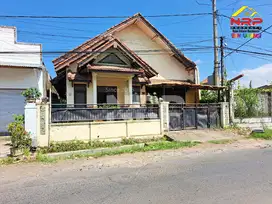 Dijual Rumah 2 lantai di tepi Jl. Jembrana, Klatak - Banyuwangi