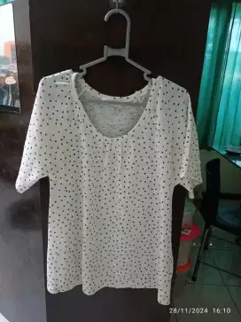 Baju atasan cewek second