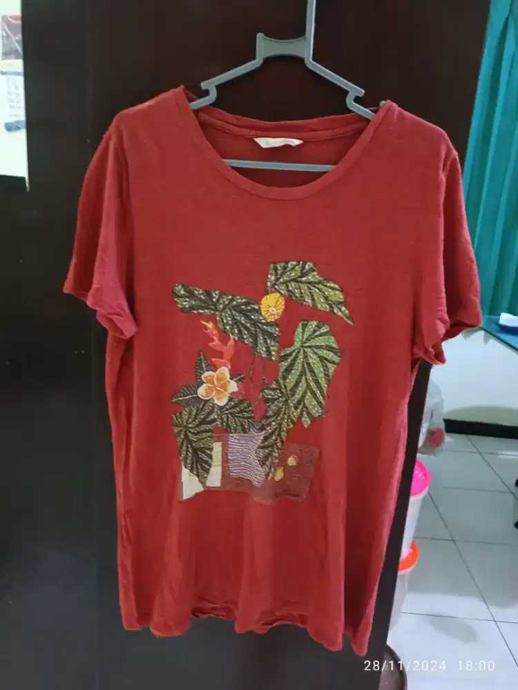 Kaos dan atasan cewek