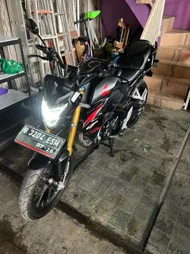 Dijual Honda CB150R Streetfire kondisi istimewa