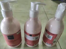 Scarlett jolly fragrance brightening body lotion