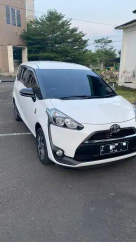 Toyota Sienta V manual