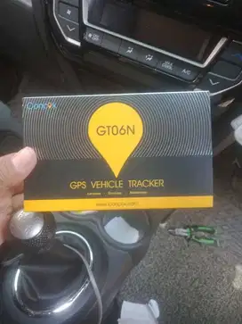 Alat pelacak mobil dan montor