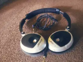 BOSE Sound Ear Headphones
