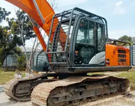 Excavator Hitachi ZX 210 5G