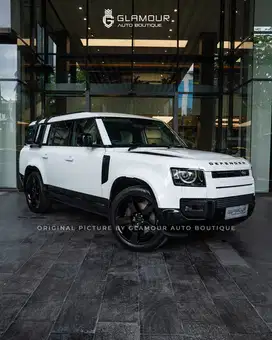LAND ROVER DEFENDER 130 FIRST EDITION P400 – FUJI WHITE / LIGHT OYSTER