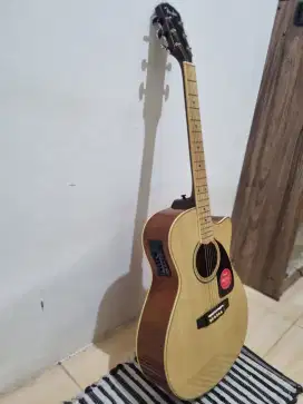 DI JUAL GITAR AKUSTIK ELECTRIC KONDISI 99 % BARU