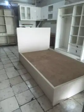 Tempat tidur  UK kasur 120 x 200 cm nego