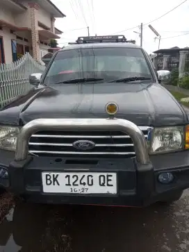 Ford everest xlt solar 4×4 bk. Medan asli