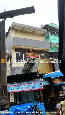 Ruko 3lt di pintu pasar tengah jatinegara jakarta hanya 50m ke halteTJ