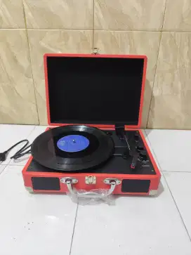 Turntable pemutar piringan hitam