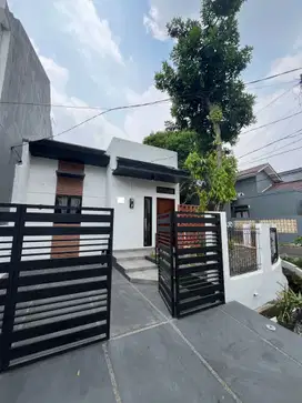 Rumah Hook di BSD 15 Mnt ke Mall The Breeze LT 140 Siap Renov J-27268