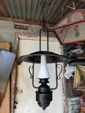 Lampu koboi antik