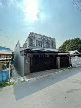 Disewakan Rumah di Pejaten Barat (dengan isi)