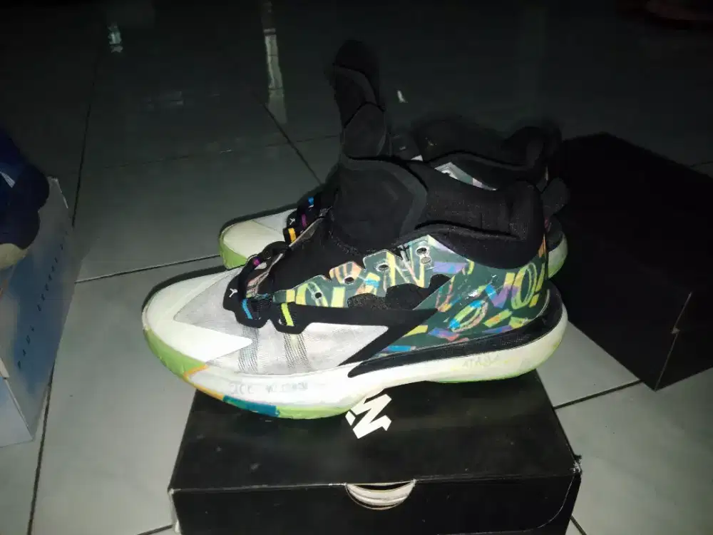 Sepatu Nike zion 1