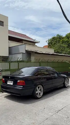 BMW E36 320i M50 A/T 1995 Mauritius blue