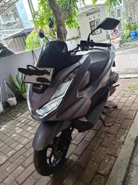 Honda PCX tahun 2024 grey