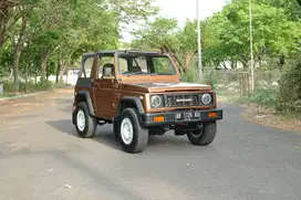 JUAL SANTAI RESTORASI SUZUKI JIMNY SIERRA SJ410Q ASLI 1984 BEST TOP