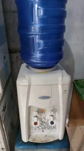 Dispenser bekas
