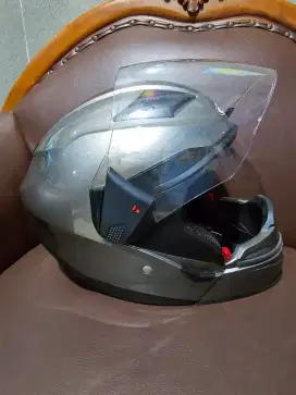 Helm Zeus 611C (fullface/halfface) ukuran M