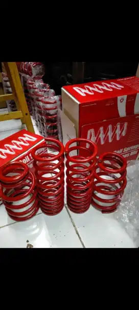 Per lowering kit recing ceper merk APM buat mobil Toyota Innova
