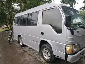 Isuzu elf shot minibus