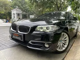 BMW 528i LUXURY 2016 Facelift Hitam Interior Java Full Ori Serv Record