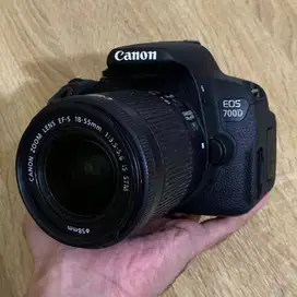 Kamera DSLR Canon EOS 700D + Lensa 18-55mm IS STM