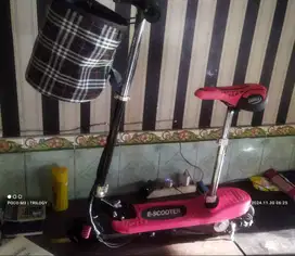 E-SCOOTER 90% BARU